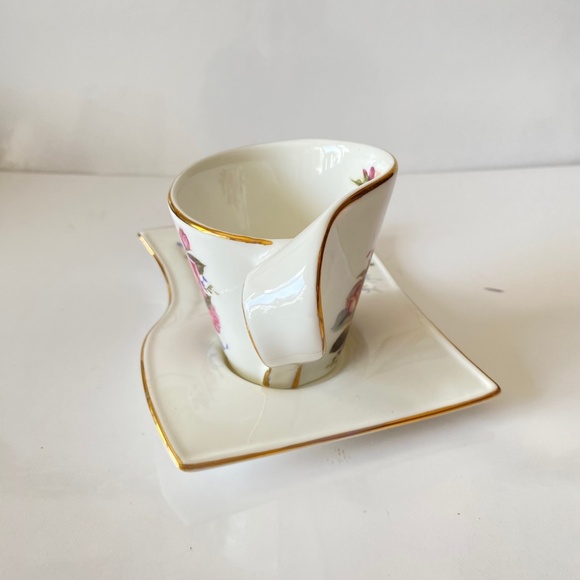TEAOPIA Rose Teacup and Tray Snack Set in Box - Picture 4 of 10
